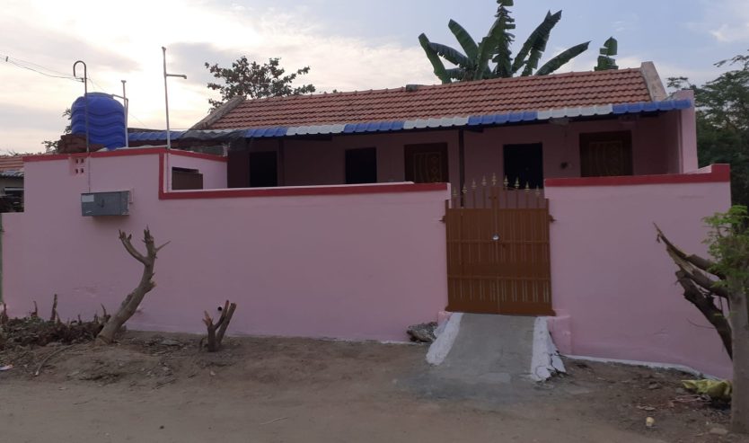 2cent tiled roof house for sale 13.50 lakhs