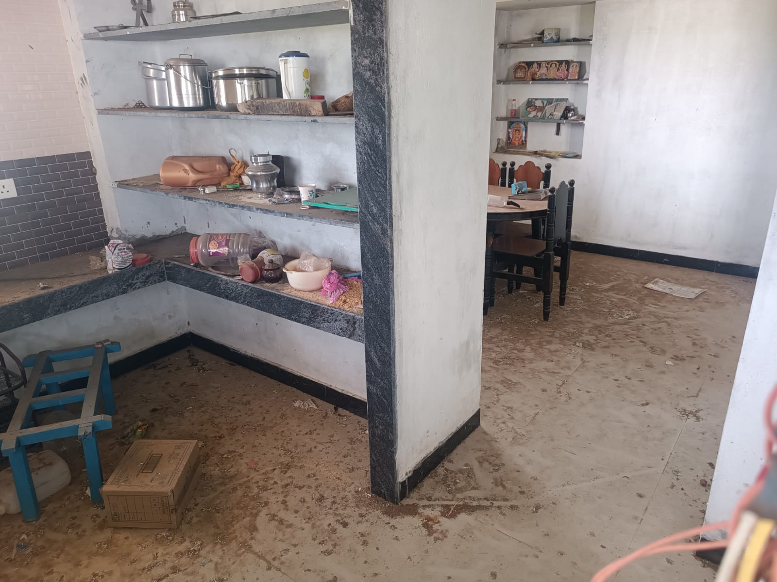 Bank property For sale 5cent 2bhk house 17 lakhs only